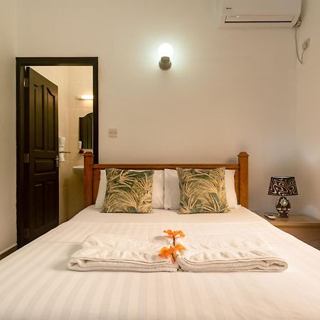Zeph Self Catering Apartment Baie Lazare  Екстериор снимка