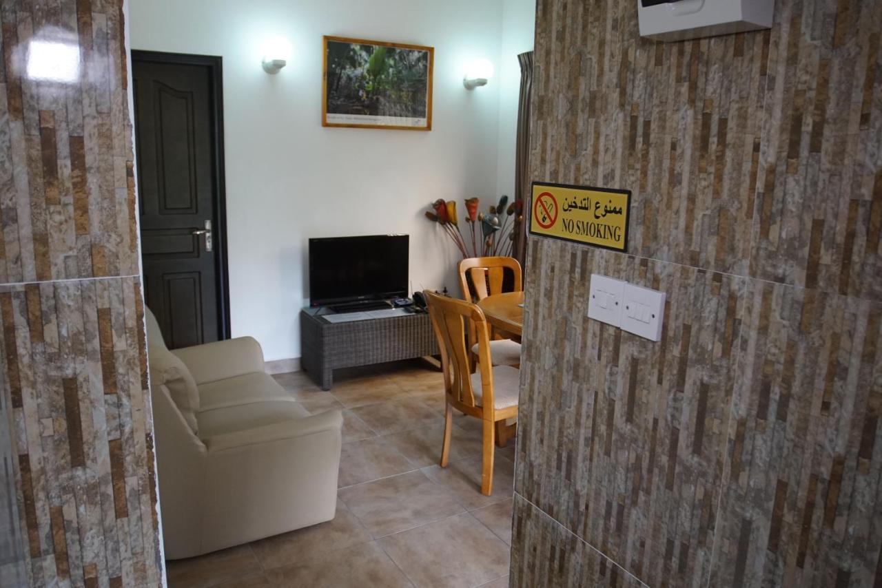 Zeph Self Catering Apartment Baie Lazare  Екстериор снимка