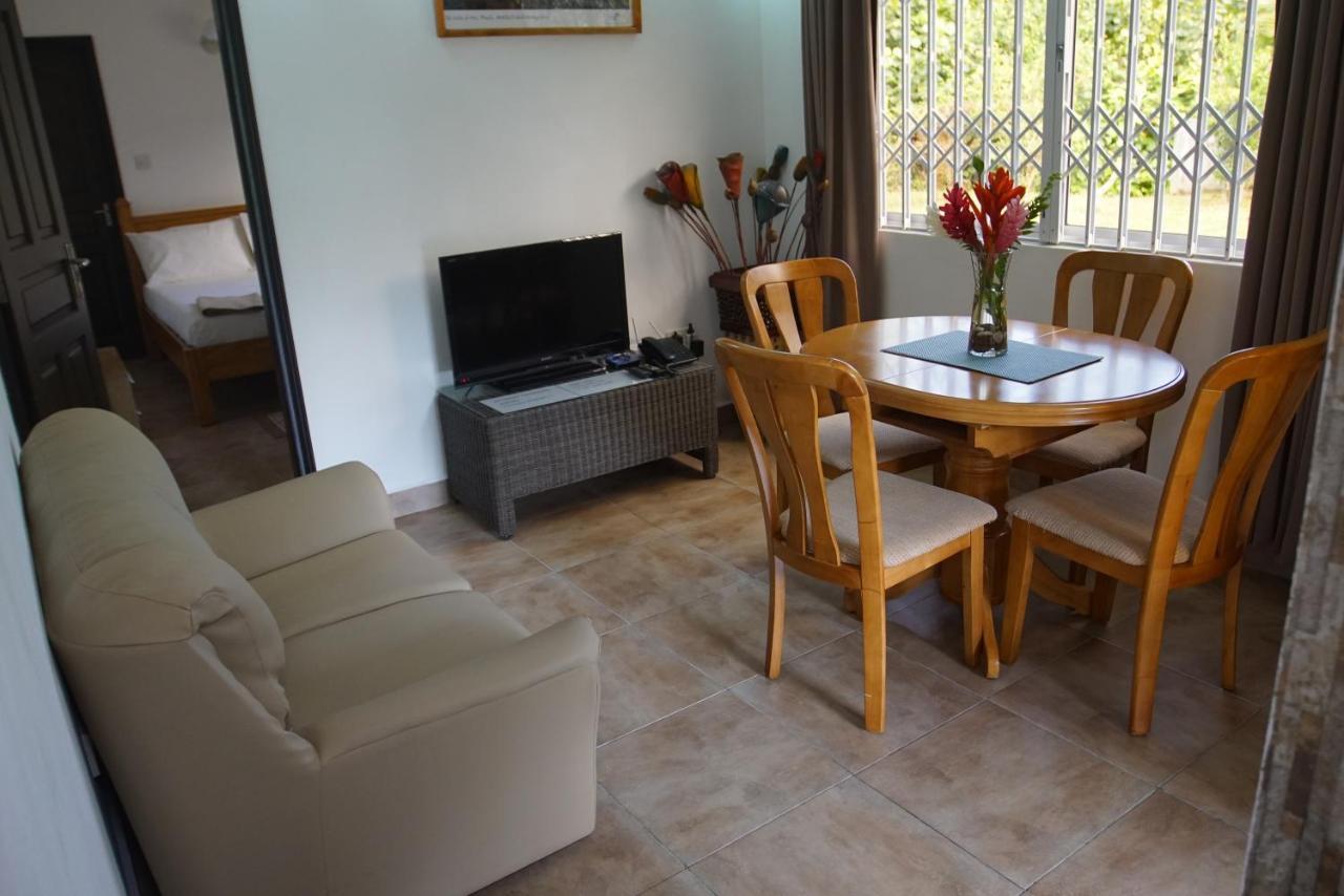 Zeph Self Catering Apartment Baie Lazare  Екстериор снимка
