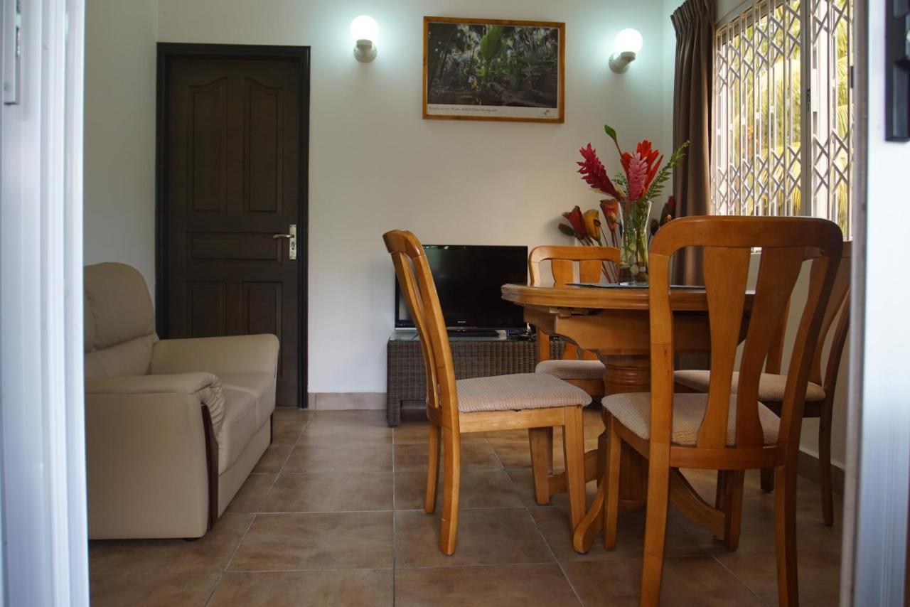 Zeph Self Catering Apartment Baie Lazare  Екстериор снимка