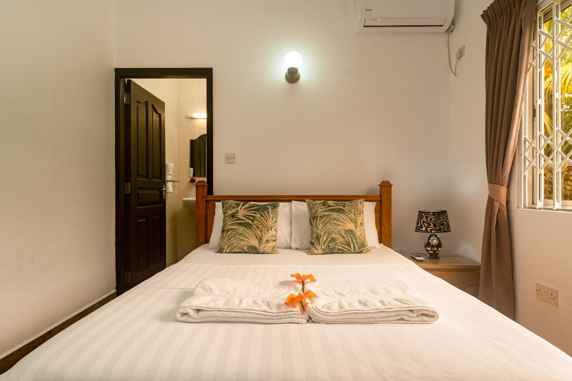 Zeph Self Catering Apartment Baie Lazare  Екстериор снимка