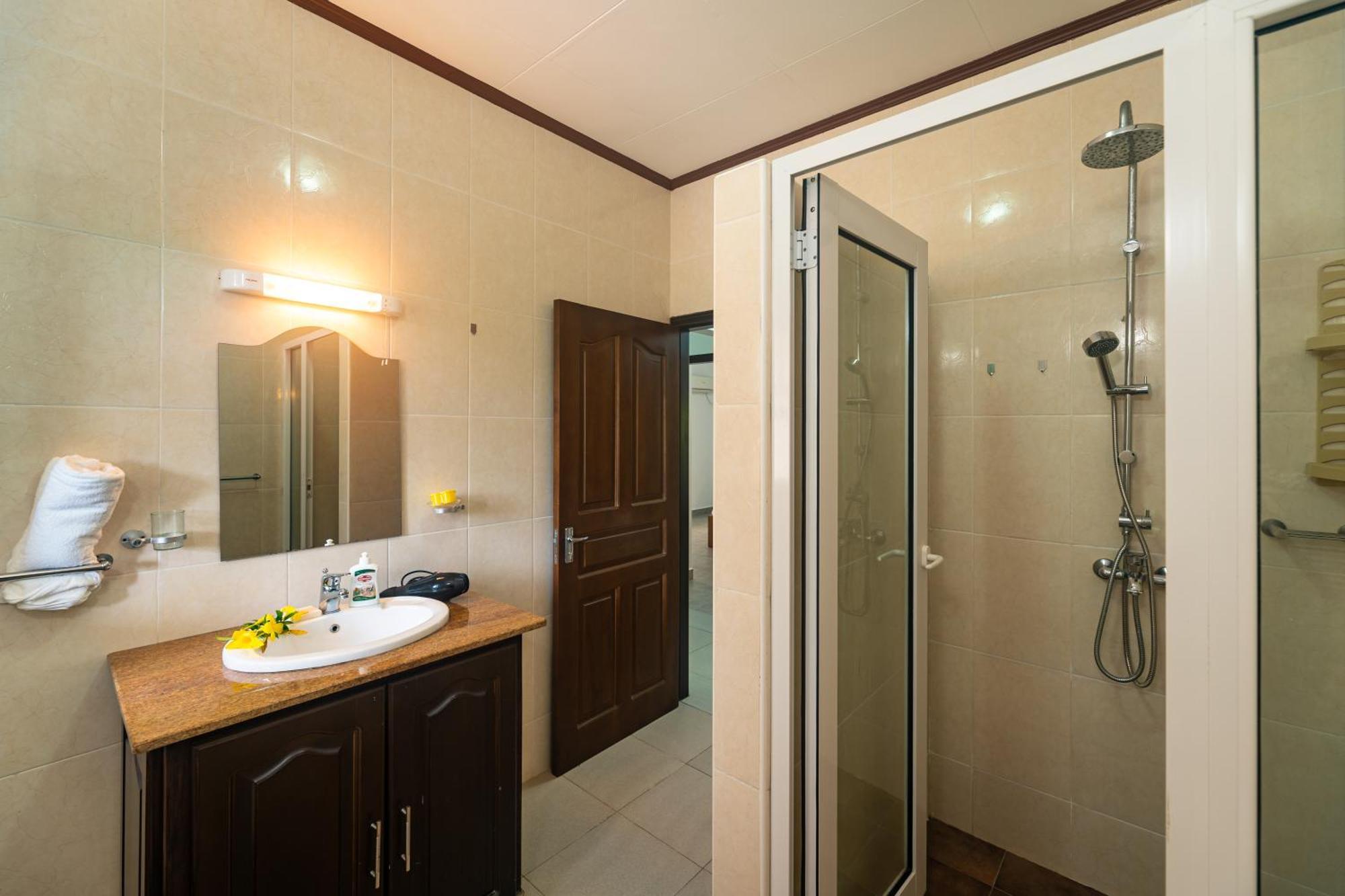 Zeph Self Catering Apartment Baie Lazare  Екстериор снимка