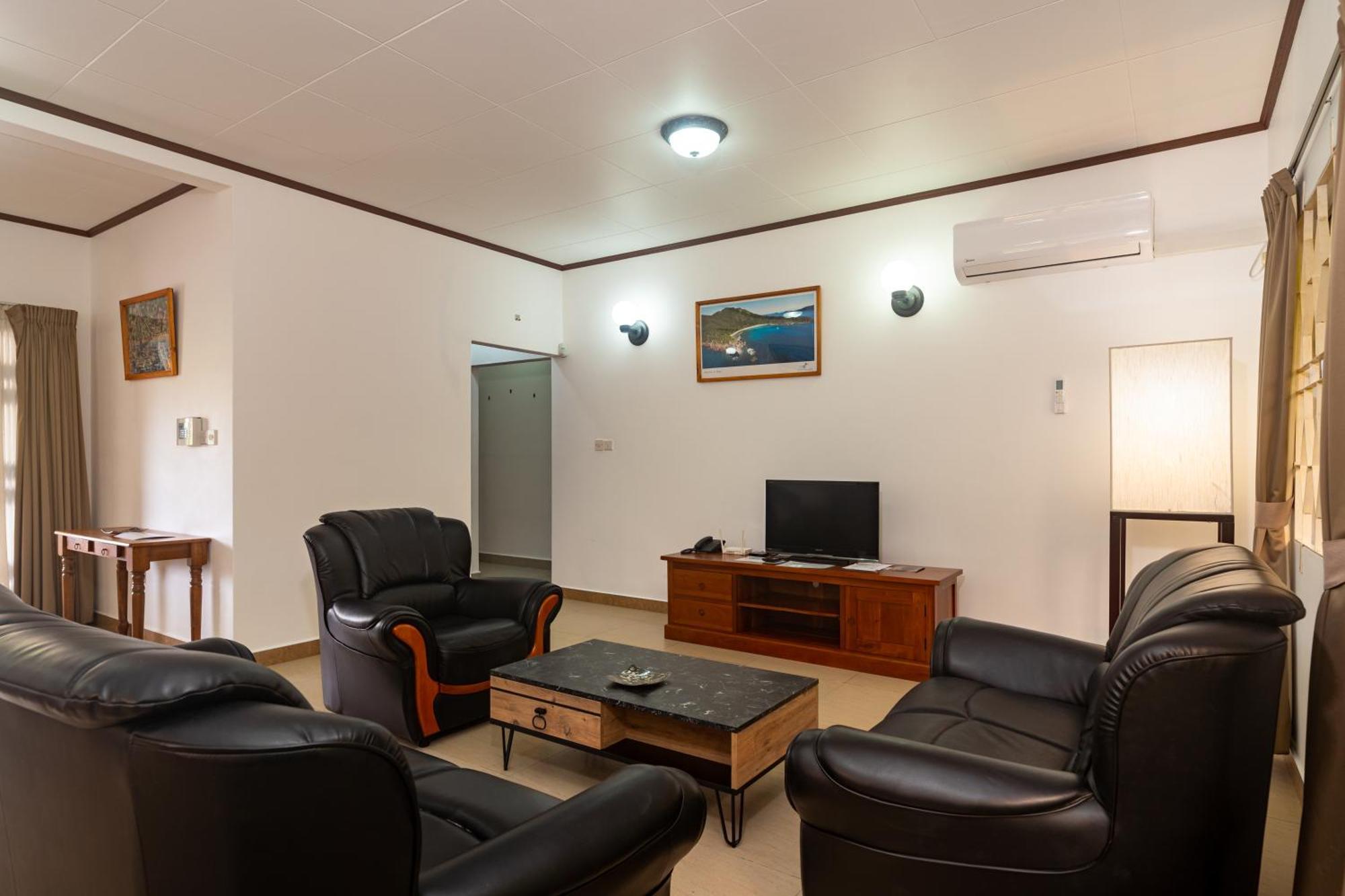 Zeph Self Catering Apartment Baie Lazare  Екстериор снимка